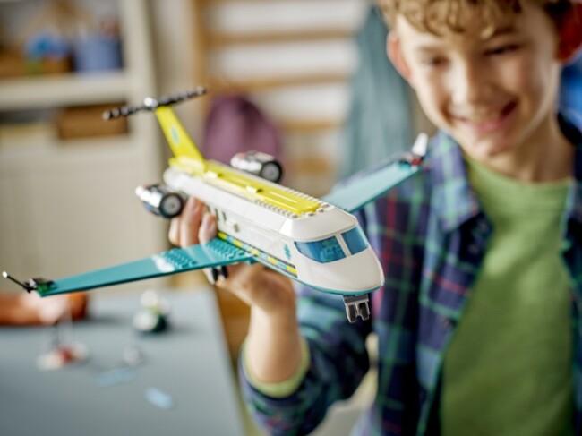 Emergecy Ambulnce Airplan